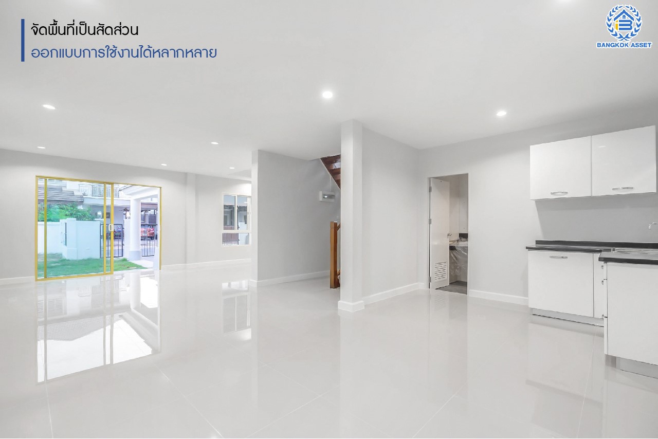 บ้านมือสองตกแต่งใหม่ ม.ชวนชื่นโมดัส ราชพฤกษ์-ท่าอิฐ หลังมุม มีพื้นที่สนามหญ้าด้านข้าง เนื้อที่ 55.6 ตร.ว. ฟังก์ชัน 3 ห้องนอน 2 ห้องน้ำ 2 ที่จอดรถ บนทำเลศักยภาพ เชื่อมต่อถนนรัตนาธิเบศร์ และถนนราชพฤกษ์ ทำเลใจกลาง 2 เซ็นทรัล ใกล้รถไฟฟ้า "สถานีบางรักน้อยท่าอิฐ" เพียง 10 นาที